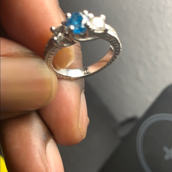 Blue Diamond certified Pompeii3 engagement ring - Picture 9 of 9